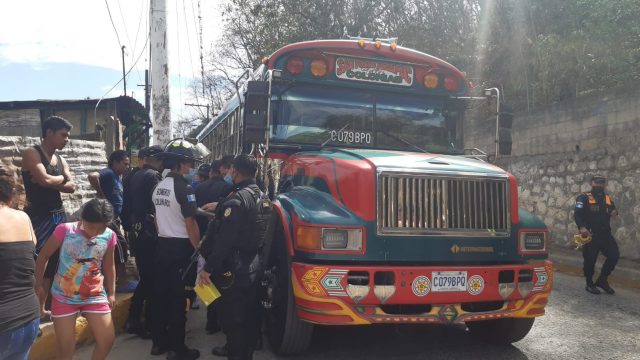 ataque armado contra bus extraurbano en San Pedro Ayampuc