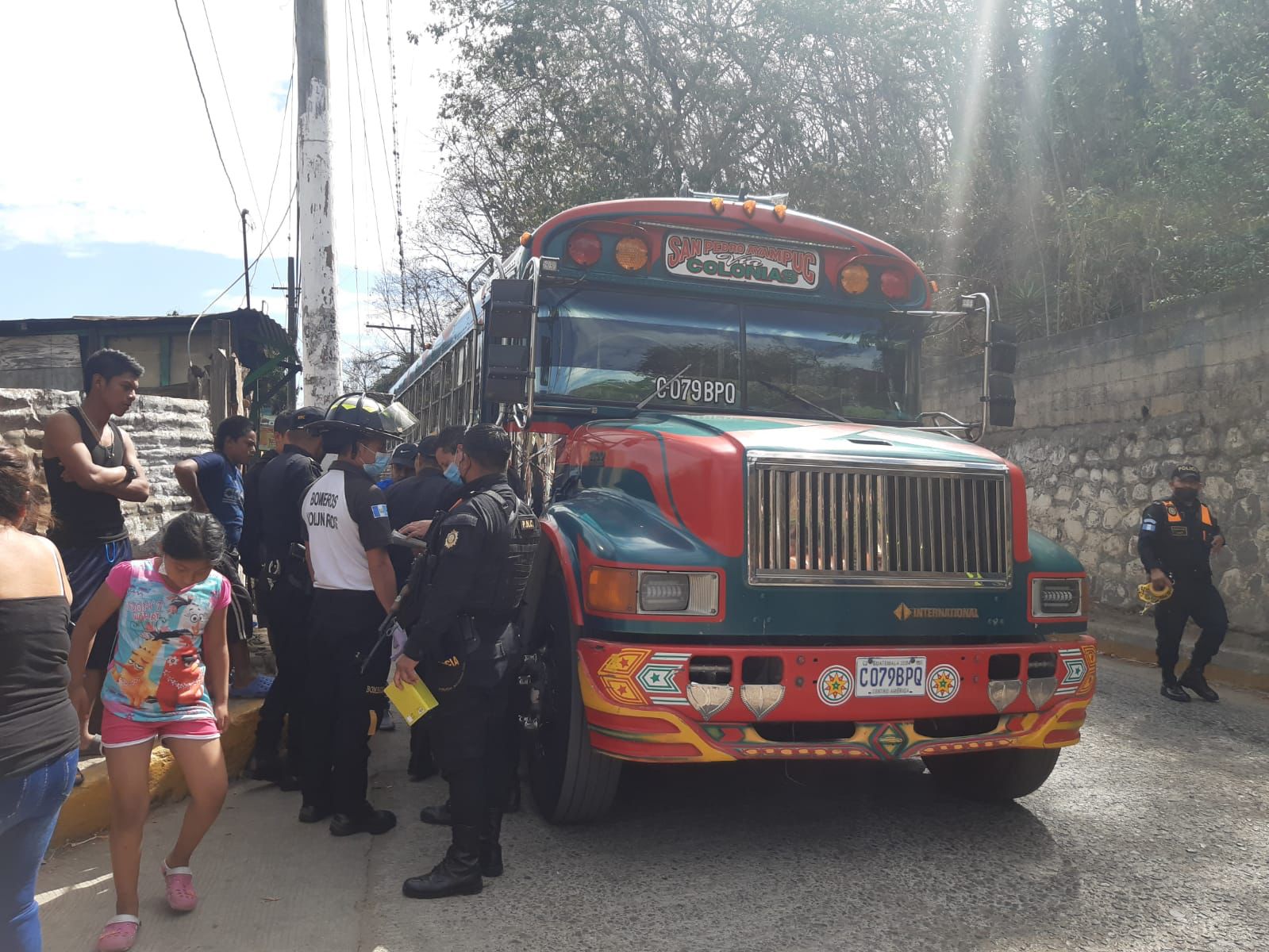 ataque armado contra bus extraurbano en San Pedro Ayampuc