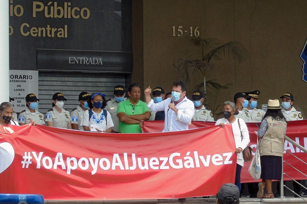 manifestación a favor del juez Miguel Ángel Gálvez