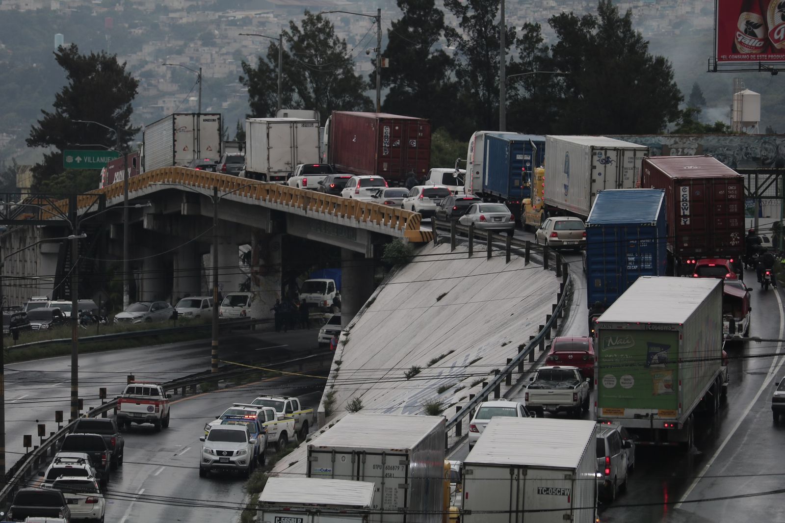 hundimiento en Km. 15 de ruta al Pacífico