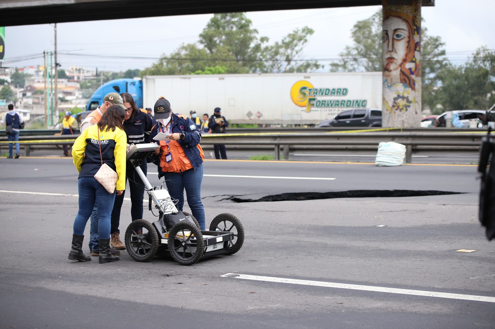 hundimiento en Km. 15 de ruta al Pacífico