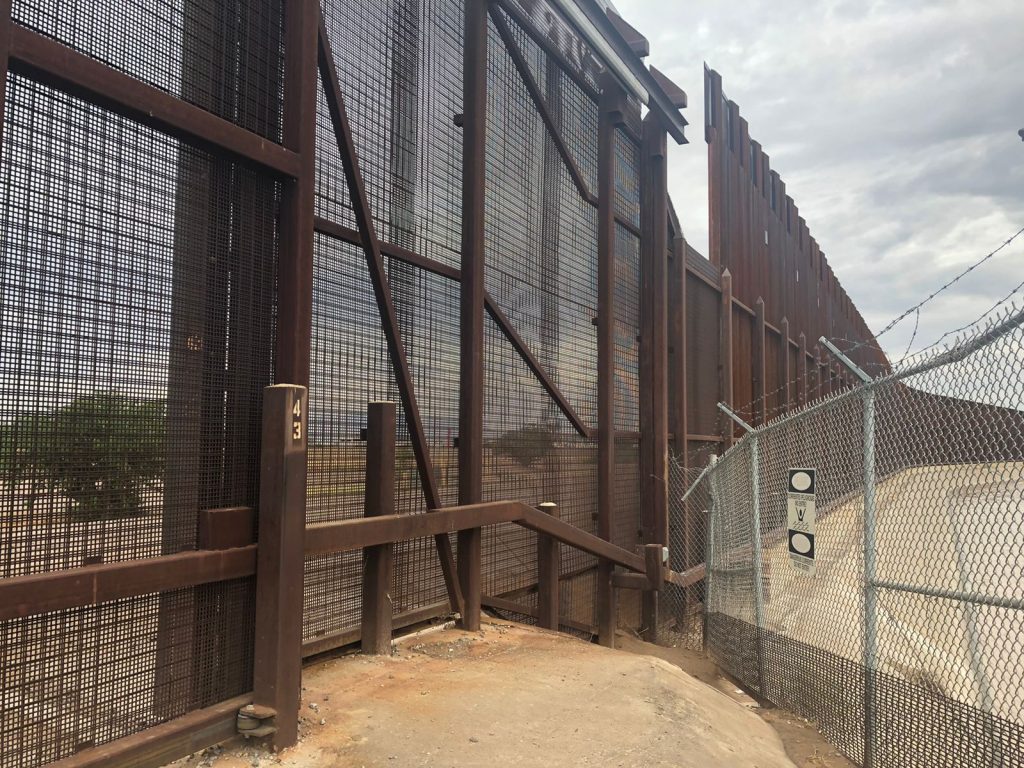 oficiales de Patrulla Fronteriza en El Paso, Texas, explican situación de migrantes