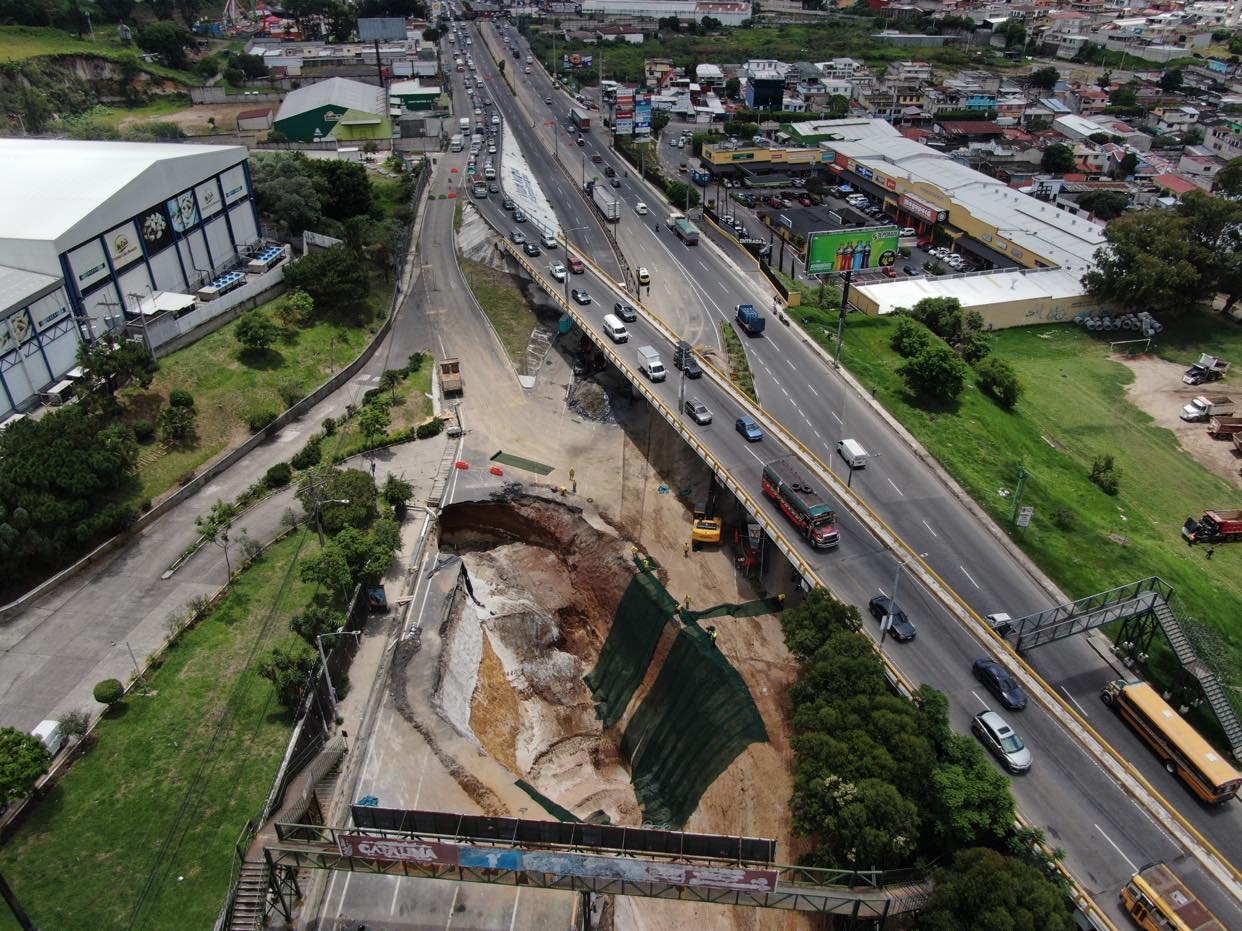 trabajos por hundimiento en Km. 15 de ruta al Pacífico