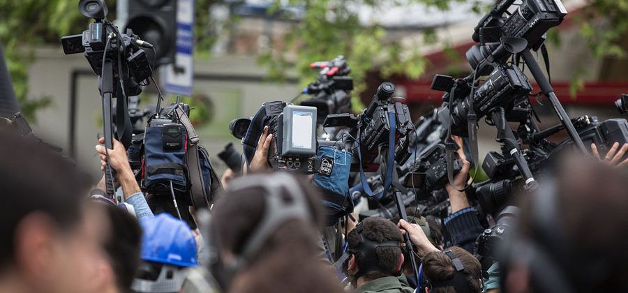 Camarógrafos y periodistas