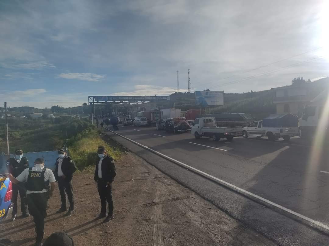 Bloqueo en el kilómetro 170, en la cumbre de Alaska.