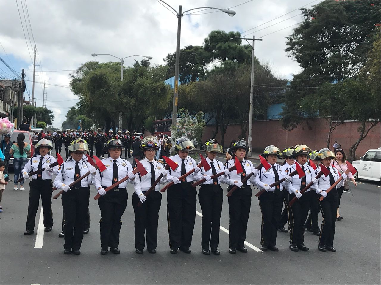 Desfile de los Bomberos Voluntarios.