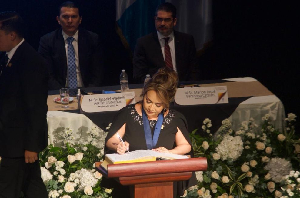 magistrada Irma Elizabeth Palencia Orellana asume como presidenta del Tribunal Supremo Electoral.