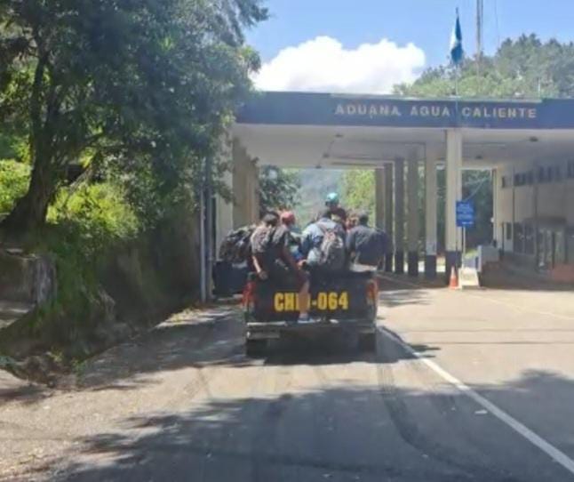migrantes venezolanos interceptados en Chiquimula