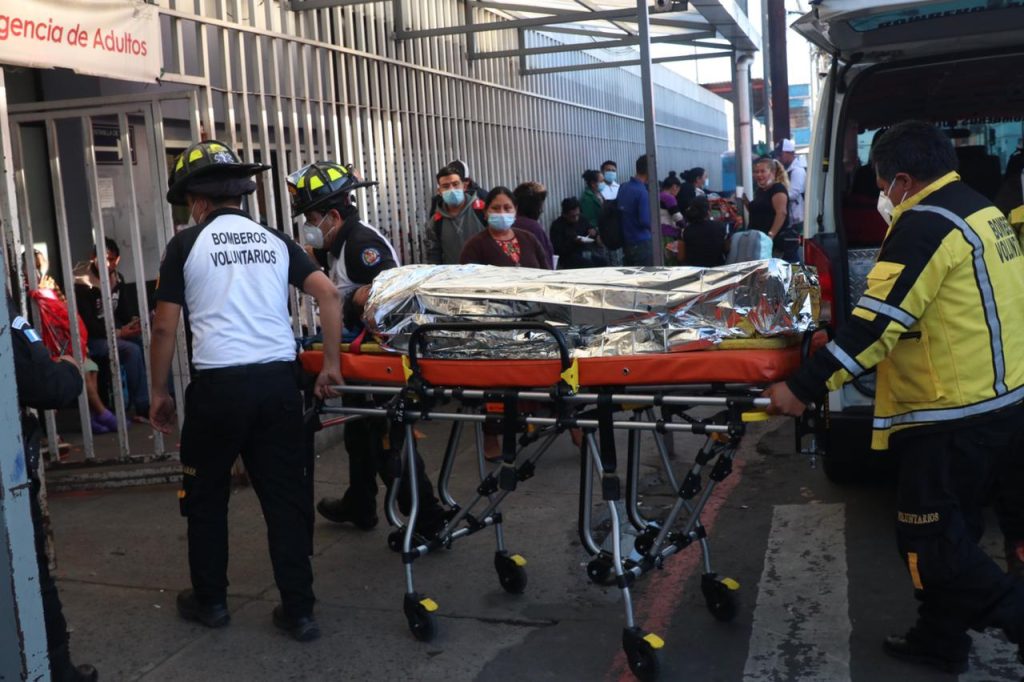Los Bomberos Voluntarios llevaron a la víctima al Hospital General. / Foto: CVB