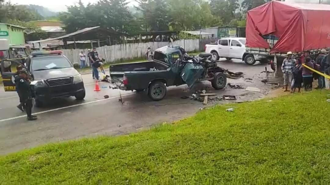 El accidente sucedió en el kilómetro 138, en la aldea Santa Bárbara, en San Jerónimo, Baja Verapaz. / Foto: CVB