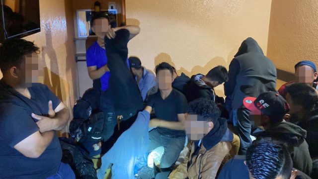Guatemaltecos rescatados en hotel de Veracruz