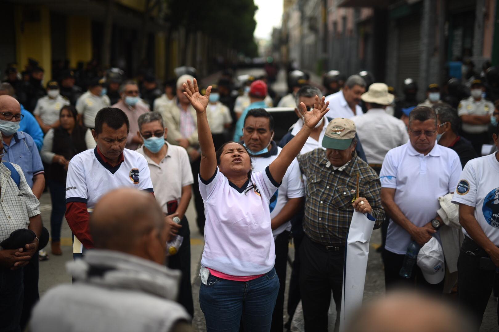 Manifestación de veteranos militares llega al Congreso, septiembre 2022