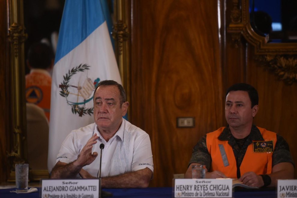 Presidente Alejandro confirma localización de vehículo en hundimiento de Villa Nueva