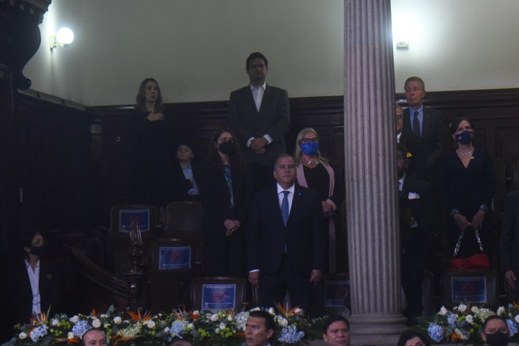 sesión solemne en el Congreso por 201 aniversario de la Independencia de Guatemala