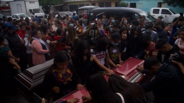velorio de mujeres fallecidas en hundimiento de Villa Nueva