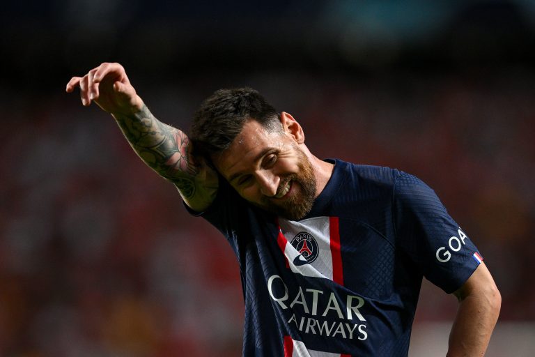 VIDEO. Messi recibe abucheos en el Parque de los Príncipes
