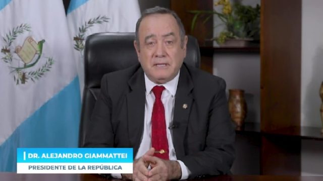 presidente Alejandro Giammattei anuncia incremento para jubilados