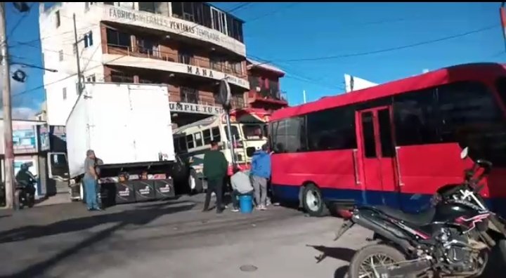 bloqueos de transportistas en zona 7 de Quetzaltenango