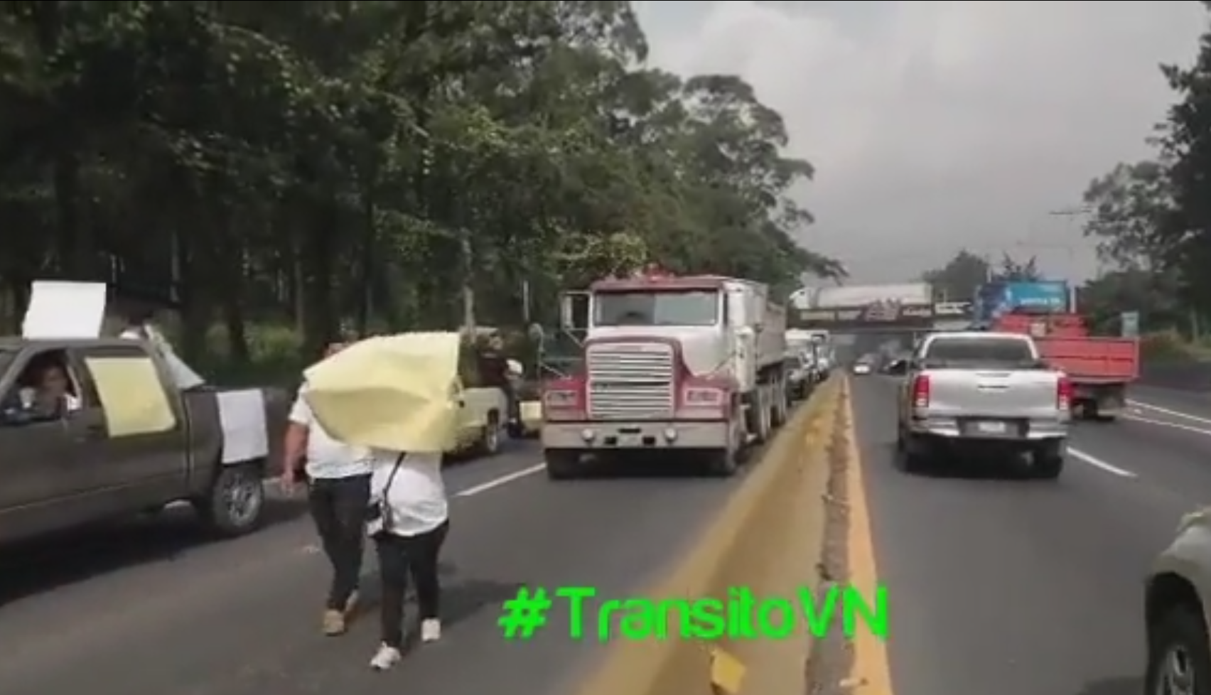 manifestación de transportistas en ruta al Pacífico