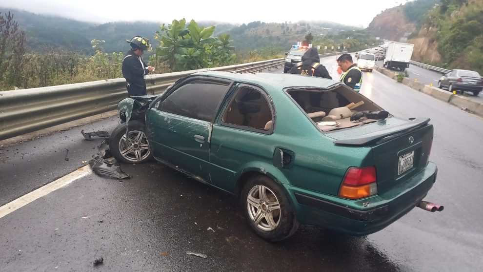 Accidente en el Libramiento de Chimaltenango. / Foto: CVB