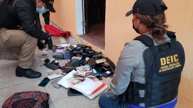 celulares robados a turistas en volcán de Agua
