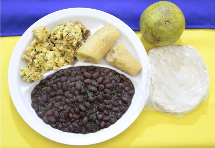 Desayuno de uno de los comedores policiales. / Foto: Mingob 