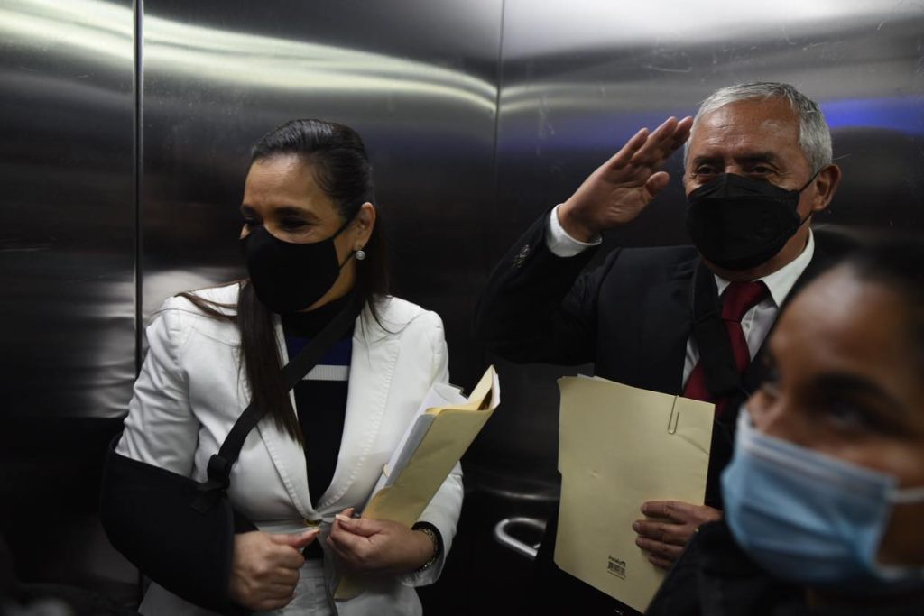 Otto Pérez y Roxana Baldetti en el juicio del caso La Línea