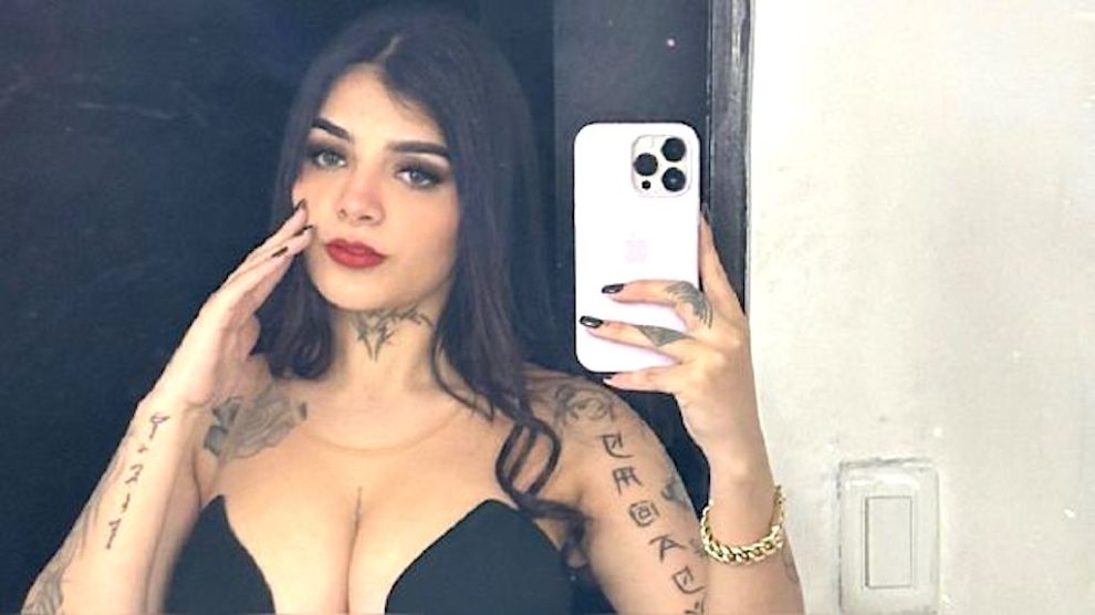 Karely Ruiz Seduce A Los Guatemaltecos Con Un Diminuto Bikini