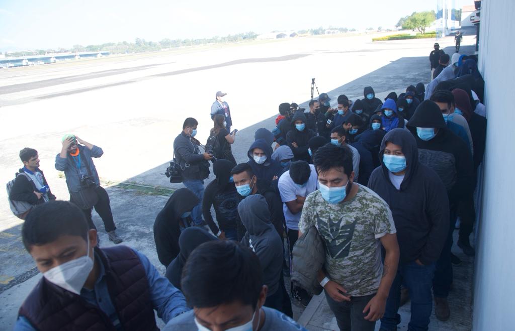primer vuelo de migrantes guatemaltecos retornados en 2023