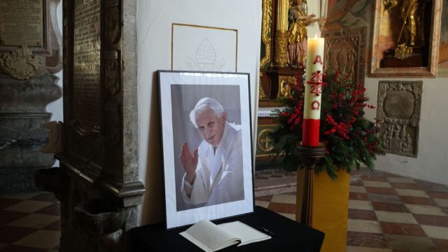 Cuadro del papa emérito Benedicto XVI