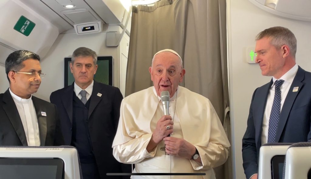 Papa Francisco viajando hacia la República Democrática del Congo