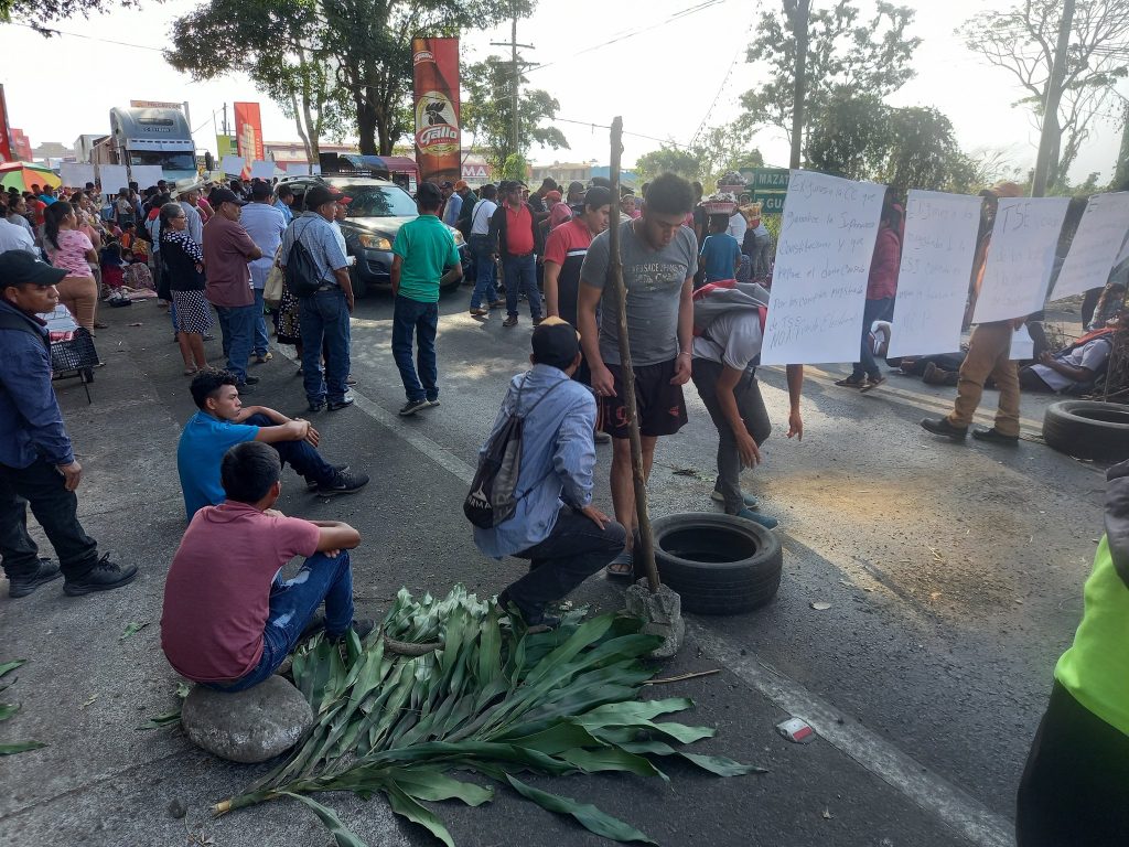 bloqueo de simpatizantes del MLP en Suchitepéquez