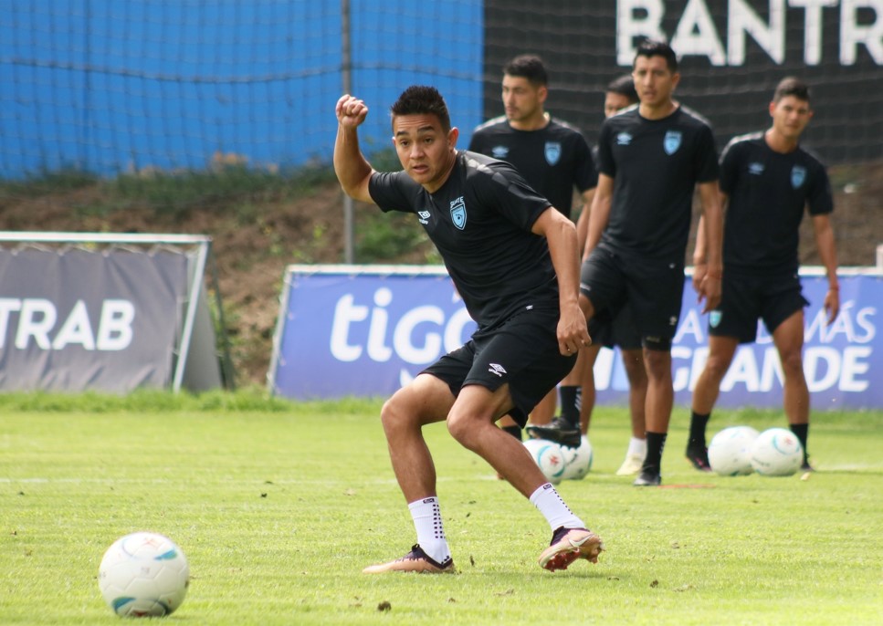Óscar Santis, selección de Guatemala