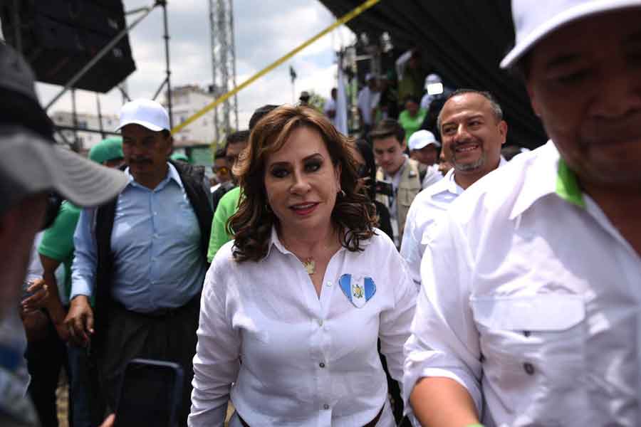 Sandra Torres inicia campaña presidencial en La Terminal