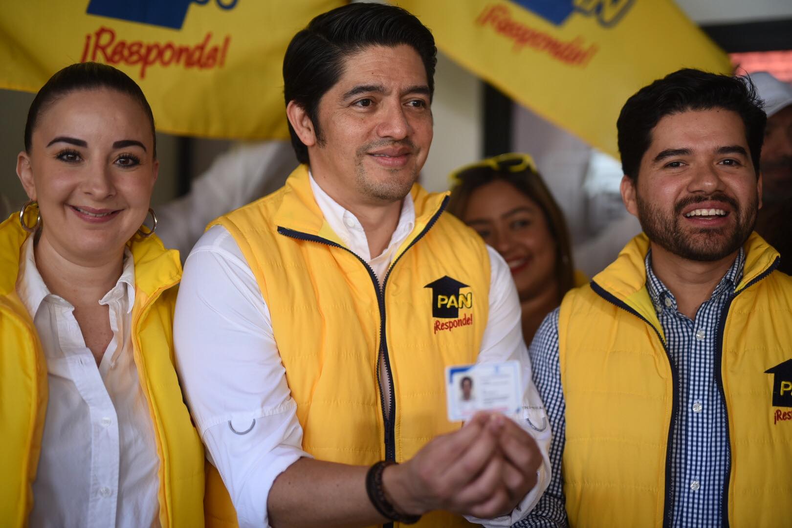 Candidato a alcalde de Guatemala por el PAN recibe credenciales