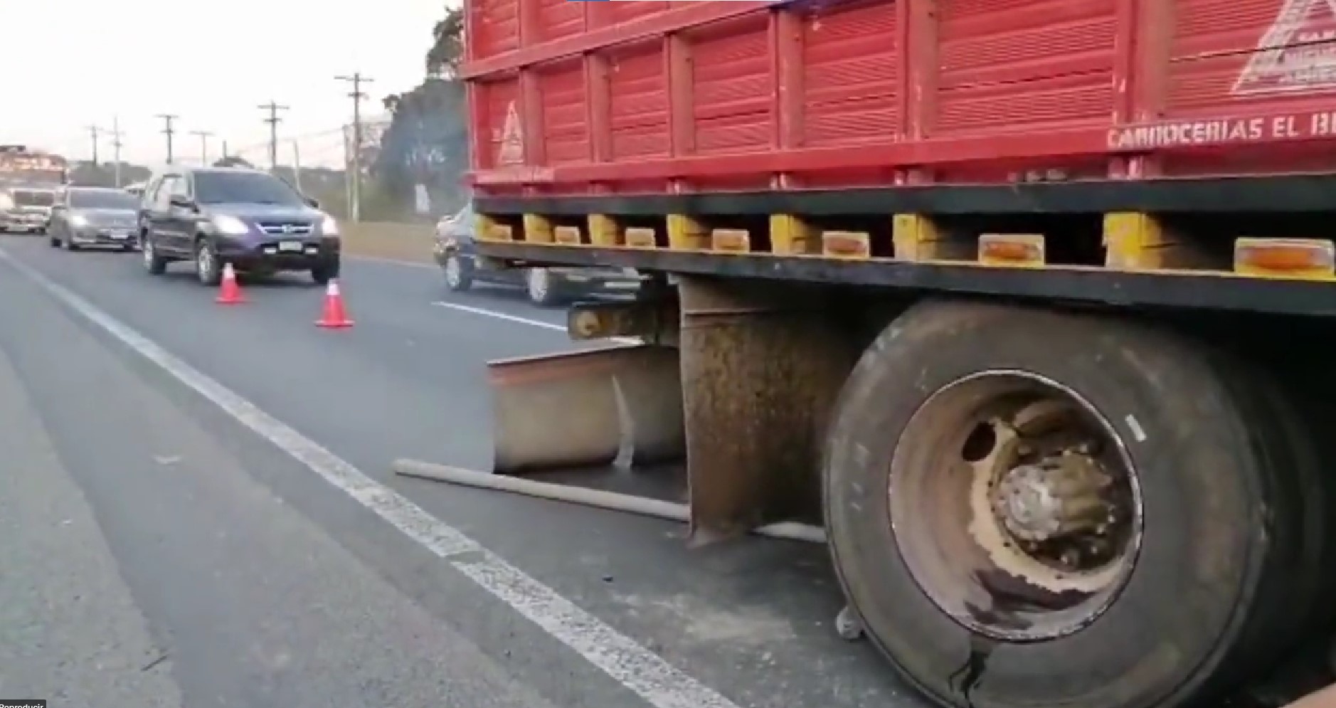 camión con fallas en ruta al Pacífico