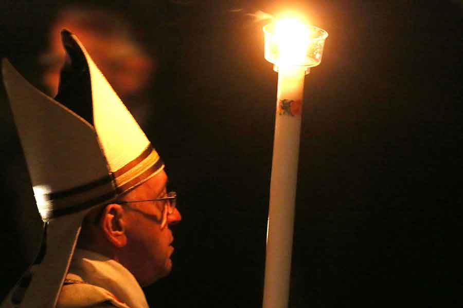 Vigilia pascual en el Vaticano por el papa Francisco