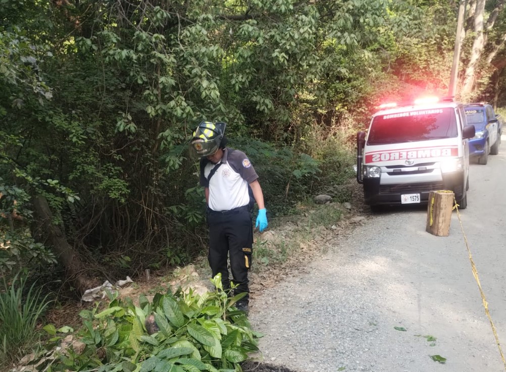 Localizan cadáver calcinado en ruta a San Pedro Ayampuc
