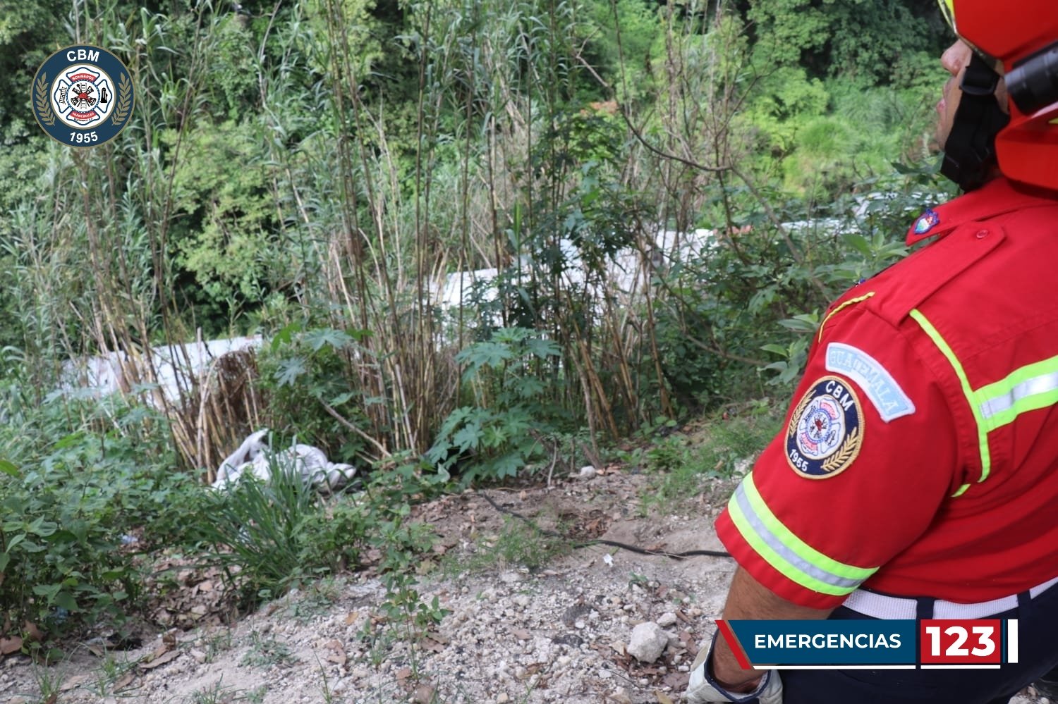 Localizan cadáver envuelto en sábanas en la zona 17