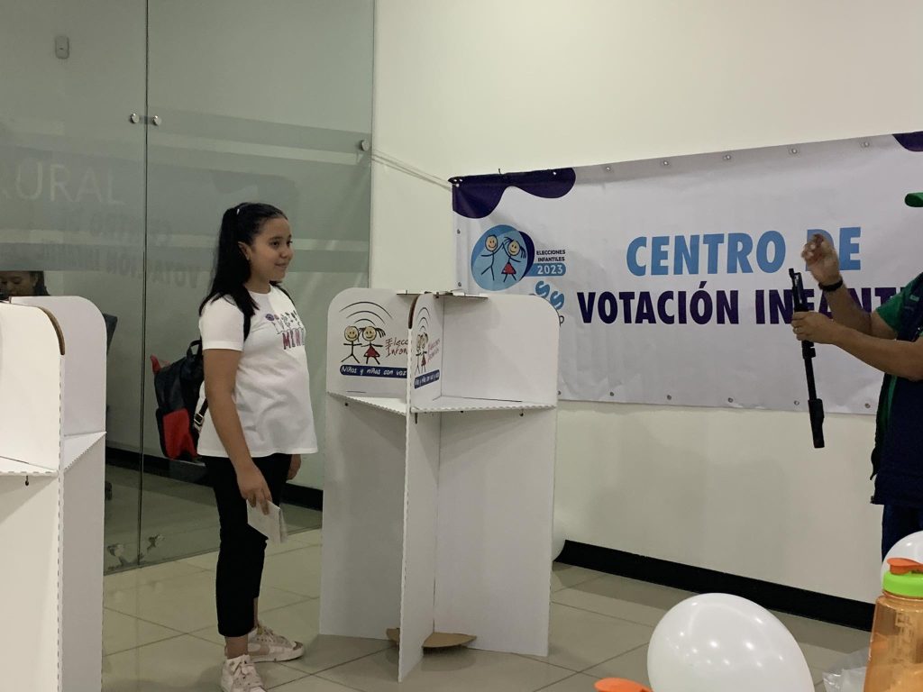 centro de votación de las Elecciones Infantiles