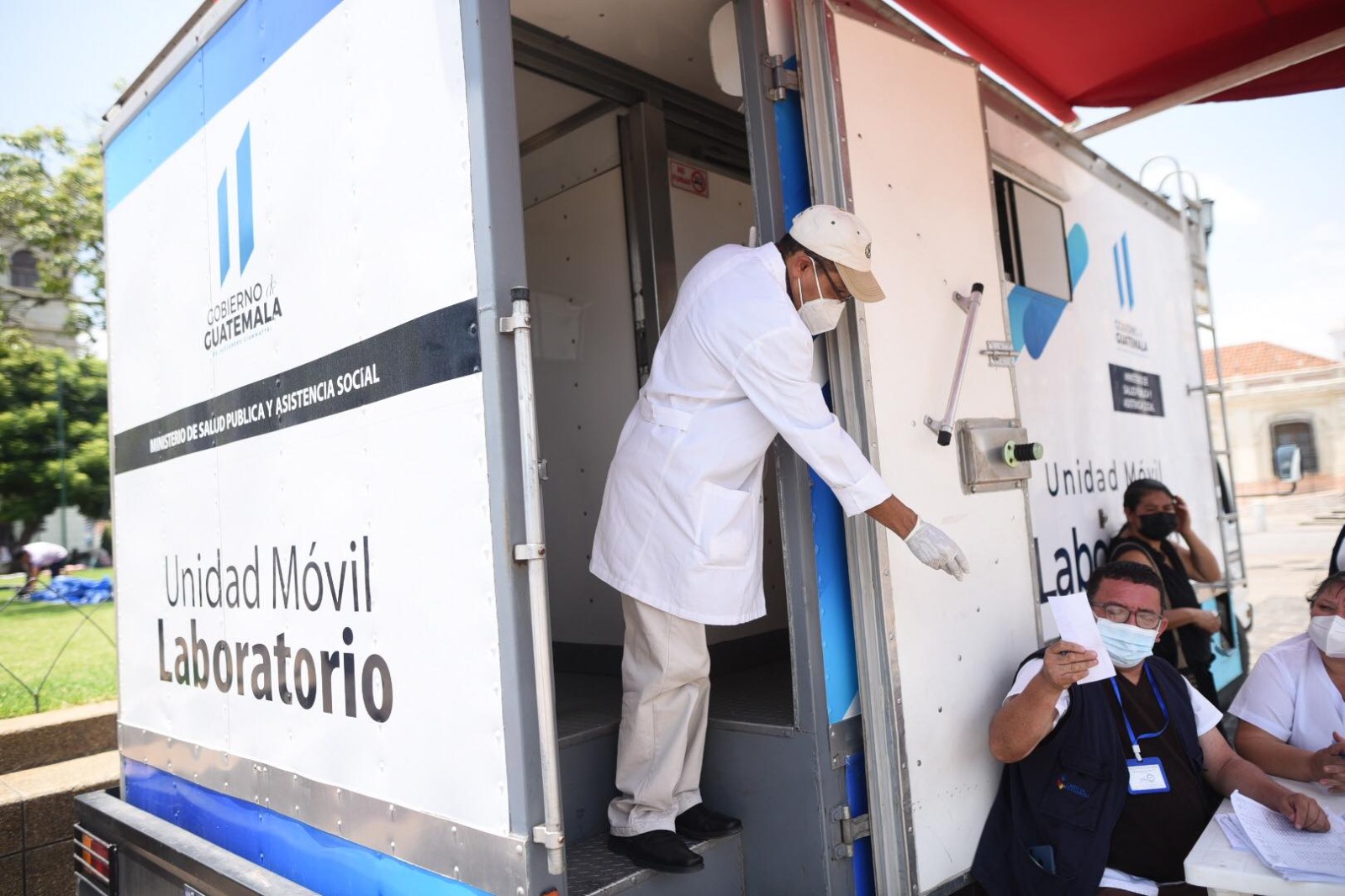 laboratorio para pruebas de Covid-19 en plaza de la Constitución