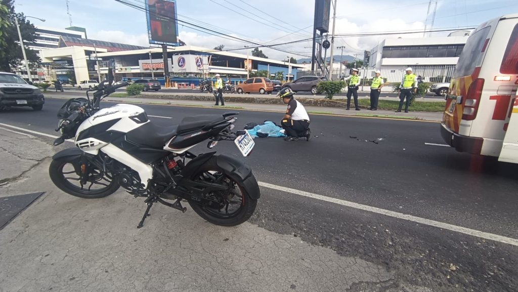 motorista muere en calzada Aguilar Batres y 33 avenida, zona 12