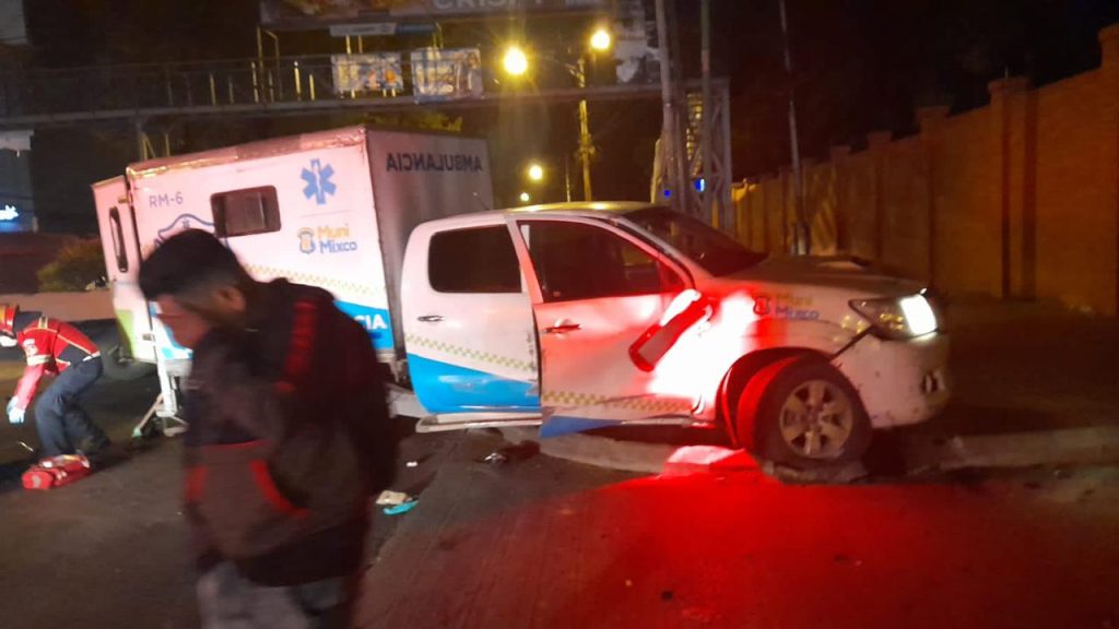 accidente de ambulancia en Mixco