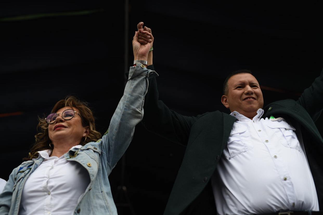 cierre de campaña de Sandra Torres de UNE