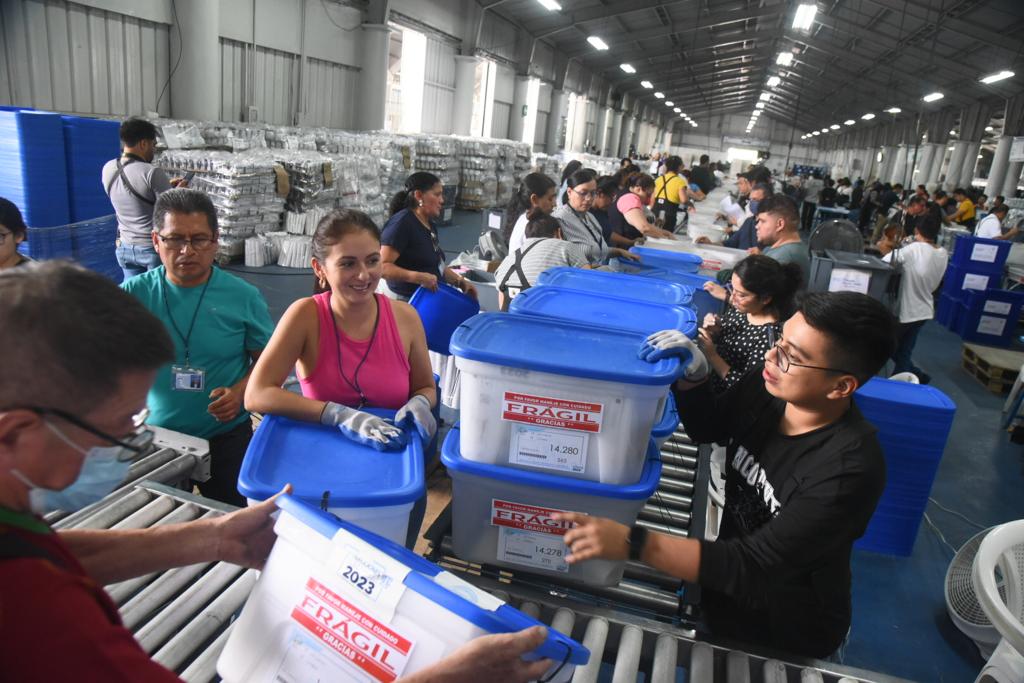 embalaje y envío de cajas electorales para segunda vuelta