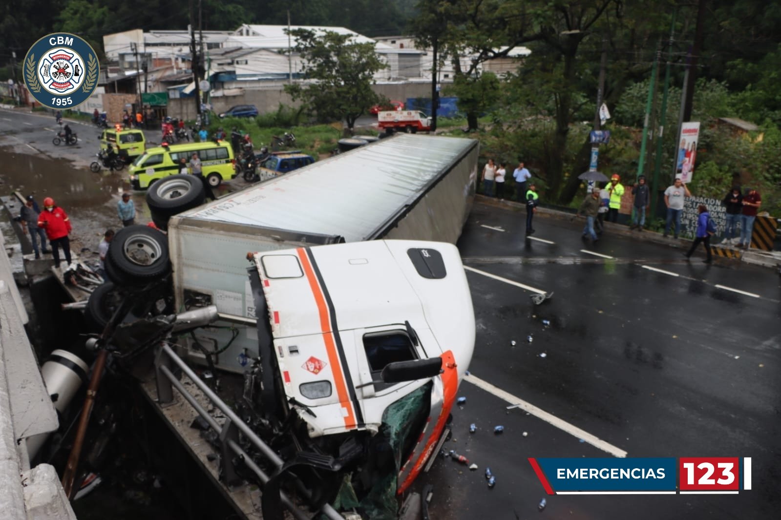 accidente de tráiler en ruta al Pacífico