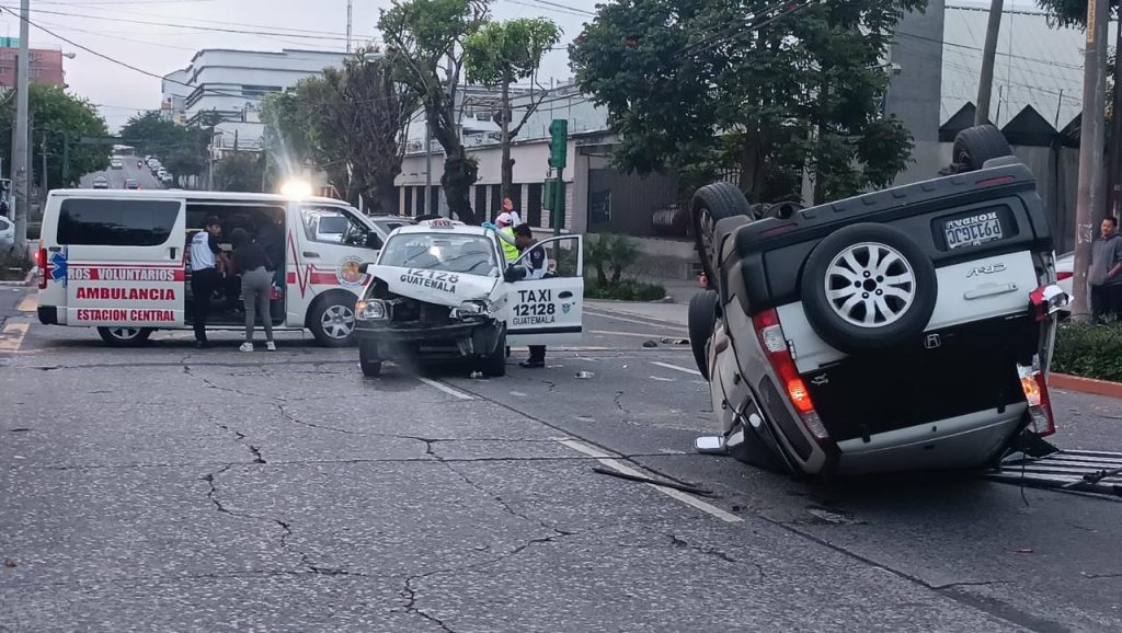 accidente en avenida Elena