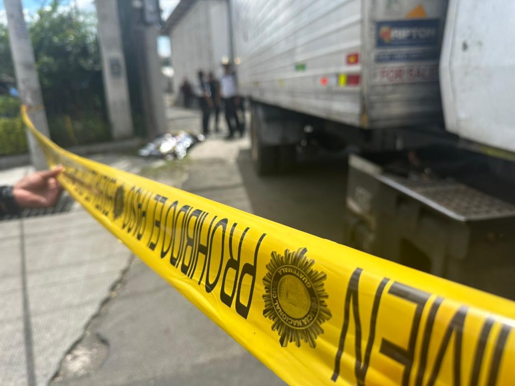 Ayudante de camión recolector muere tras ser atropellado en Villa Nueva