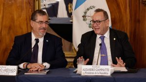 Reunión de transición de gobierno entre Bernardo Arévalo y Alejandro Giammattei