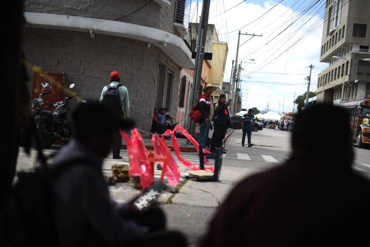 manifestación frente al Ministerio Público por parte de los 48 Cantones de Totonicapán